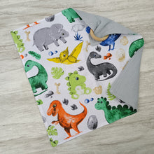 Ielādēt attēlu galerijas skatītājā, Mīļlupatiņa ar dinozauriņiem

